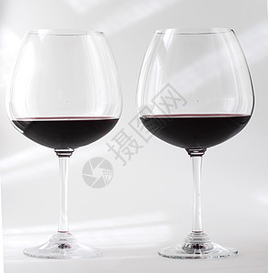 葡萄酒酒精饮料玻璃红色白色背景图片