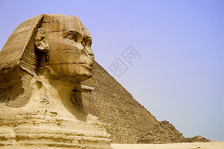 埃及 sphinx 和金字塔历史性艺术旅行纪念碑岩石沙漠历史法老地标传说图片