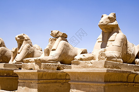 卡纳克寺庙雕像沙漠历史纪念碑考古学建筑学文字地标法老国王图片