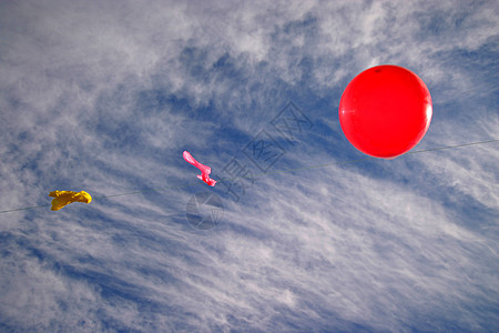 粉色气球派对蓝色生日天空红色黄色紫色玩具喜悦图片