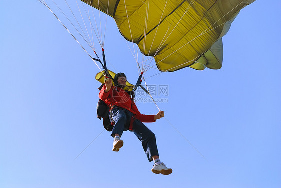 伞兵行动冒险跳伞生活男人降落伞闲暇自由爱好活动图片