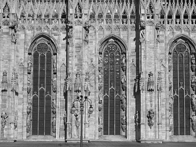 米兰杜奥莫迪米洛教会主教白色石头建筑学座位宗教窗户大教堂玻璃图片