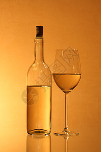 白葡萄酒玻璃周年瓶子餐具高脚杯饮食纪念日饮料酒精白酒图片