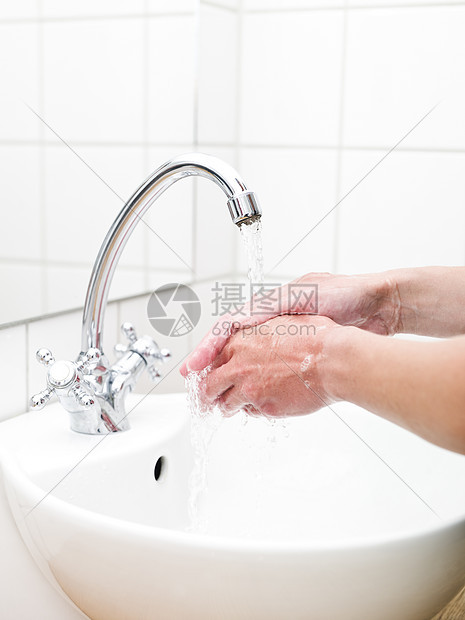 洗手打扫飞溅护理白色卫生浴室气泡身体人类液体图片