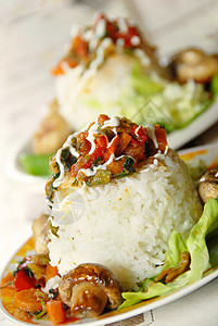 米饭晚餐厨具厨房食欲盘子烹饪沙拉食谱用餐营养桌子图片