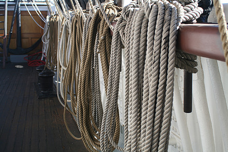 轮船线航海甲板细绳木头索具帆船绳索航行海洋白色图片
