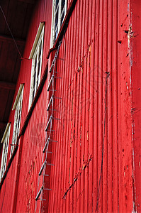 越火逃逸楼梯红色建筑情况窗户农村房子图片