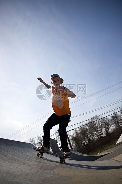 Skate公园滑板机乐趣文化半管男人木板坡道特技运动青年技巧图片