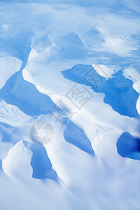 雪覆盖山冰川全景山脉高山顶峰天空蓝色地平线区域风景图片