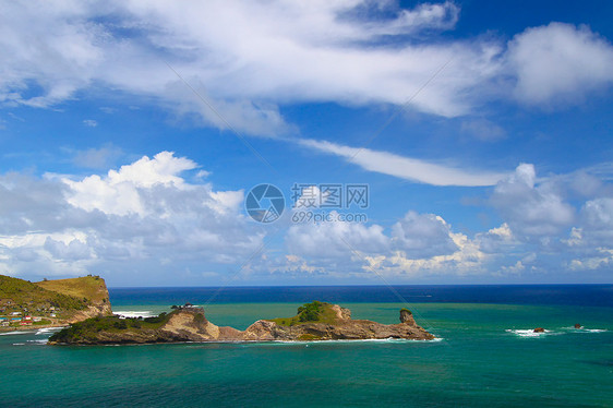 圣卢西亚海岸云景蓝色岩石热带破坏海岸线假期天堂旅行图片