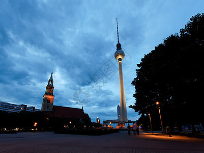 柏林电视塔     出生地建筑尖塔天际城市大教堂蓝色天空建筑物广场首都图片