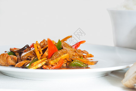 中国牛肉蔬菜和牛肉绿色食物白色胡椒洋葱午餐盘子美食营养油炸图片