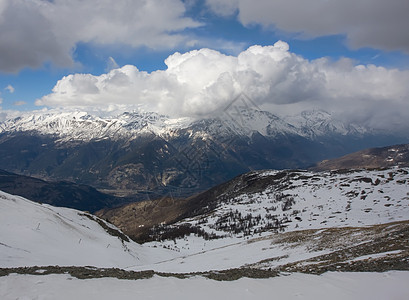 冬冬山土地阳光季节地形国家蓝色旅行假期滑雪风景图片