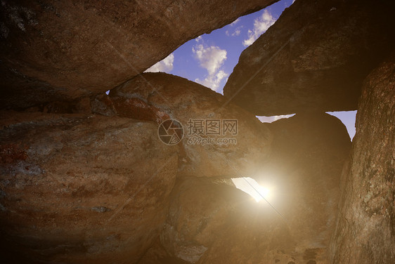 洞穴中的阳光石峰旅行宽慰国家游客石头岩石洞穴学旅游太阳图片