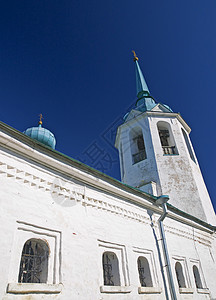 古俄罗斯正统修道院砖块建筑学地标天空天炉柱子阳光宗教城堡大教堂图片