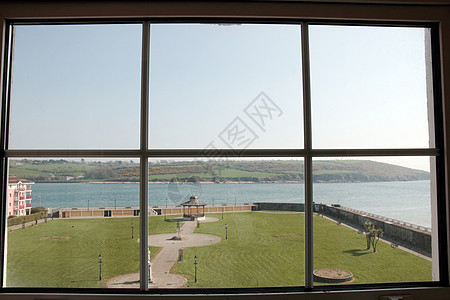 海湾窗口场景框架财产年轻人蓝色房间玻璃窗户场地建筑图片