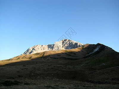 山山脉山脊风景山丘路线旅游文件顶峰天空岩石山脉图片