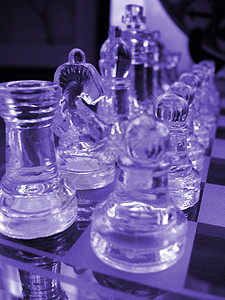 玻璃象棋游戏课程木板决斗比赛女王典当运动蓝色主教消遣图片
