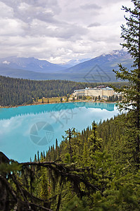 路易湖湖反射风景国家树木旅游酒庄岩石山脉观光建筑物图片