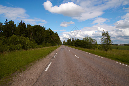 通往无限之路绿色晴天概念基础设施活力蓝色地平线乡村运输旅行图片