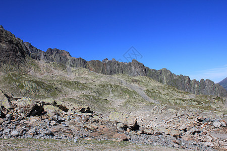 山首脑裂缝岩石绿色高度全景冰川雪原顶峰地质学图片