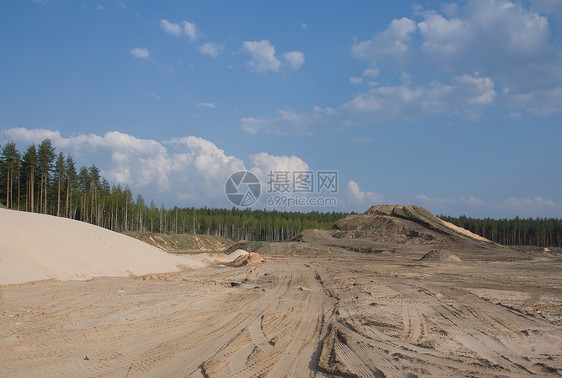 诸云和摇滚风景季节太阳美化环境蓝色阳光场景场地地平线图片