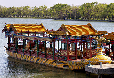 北京暑期宫 湖边船图片