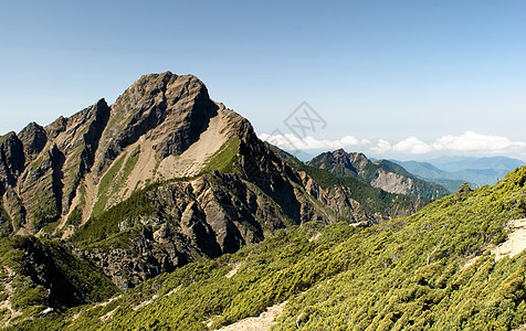 东亚第一高峰玉山天堂太阳高度橙子场景旅行阳光森林天空爬坡图片