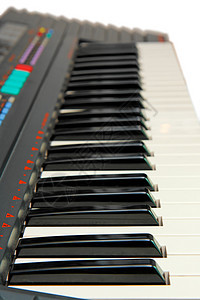 电子钢琴键盘 以孤立的视角图片