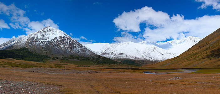 阿尔泰山脉 美丽的高地景观 俄罗斯 西伯利亚全景地形顶峰山脉爬坡场景天空山腰空气高山图片