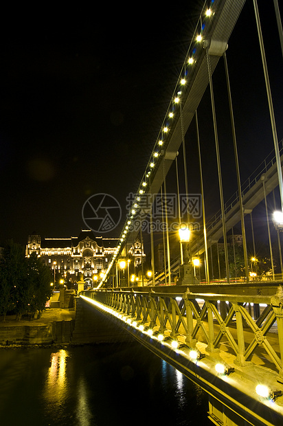 连链桥景观天空地标穿越建筑反射旅行文化城市游客图片