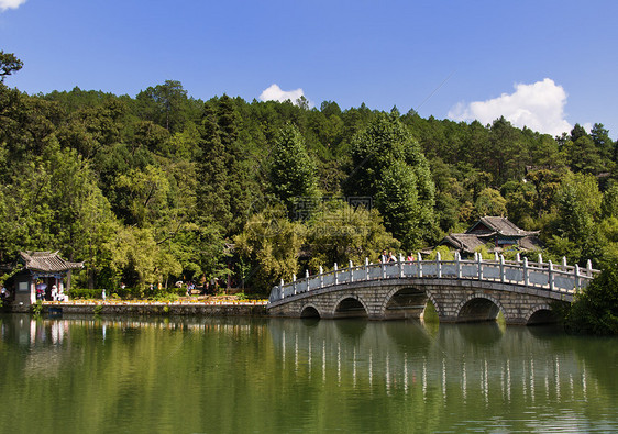 贾德春公园天空蓝色池塘风景绿色旅游寺庙树木观光图片