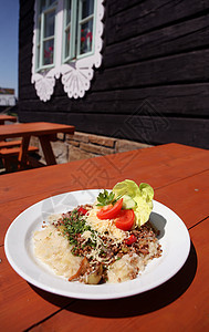 瓦拉西亚传统食品食物蔬菜胡椒盘子风格烹饪香肠土豆小麦热量图片