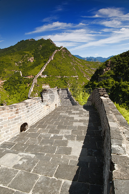 中国的长城建筑学石头背包晴天天空旅行观光爬坡旅游防御图片