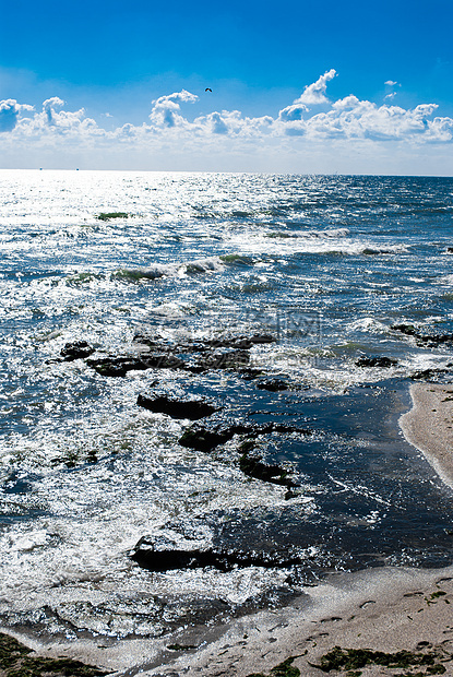 黑海海岸线旅行场景海岸旅游岩石晴天支撑蓝色地平线波浪图片