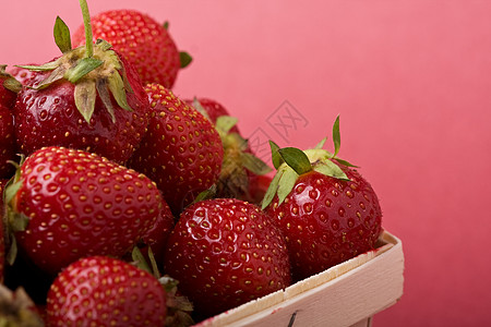 草莓水果小吃夸脱农场浆果季节性篮子图片