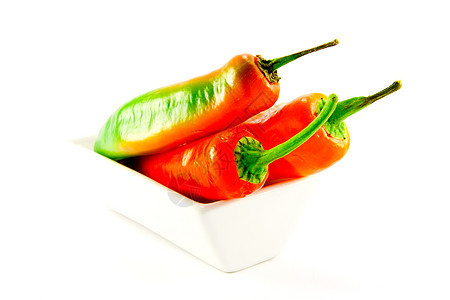 白碗里的冷却剂食谱红色白色烹饪盘子胡椒食物辣椒黄色厨房图片