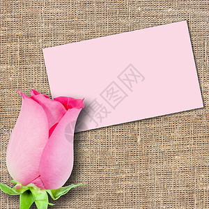 粉红玫瑰和留言卡背景图片