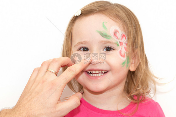 女孩玩得开心兴趣公主庆典生日艺术发型眼睛婴儿童年手指图片