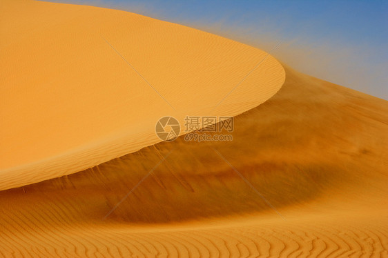 沙丘上的风孤独沙漠空季天空色彩寂寞干旱图片