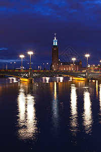 晚上斯德哥尔摩市政厅旅游旅行蓝色反射港口游客城市假期大厅仪式图片