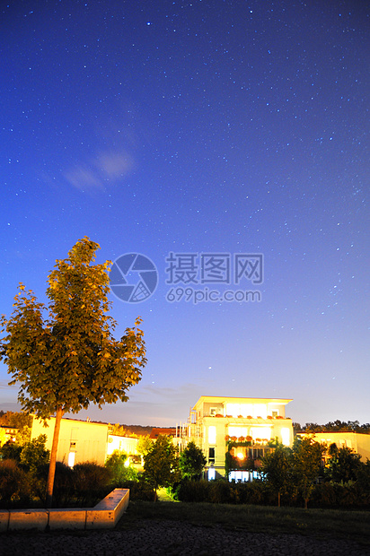 夜夜天空天体物理学宇宙城市建筑房子天堂乳白色星星图片