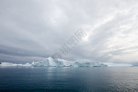 伊卢利萨特的冰山海景海洋峡湾白色多云遗产冰川天空蓝色名录图片