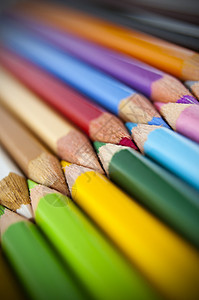 彩色铅笔团体教育孩子绘画学校蜡笔宏观艺术家创造力光谱图片