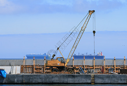 Crane Quay和背景船舶图片