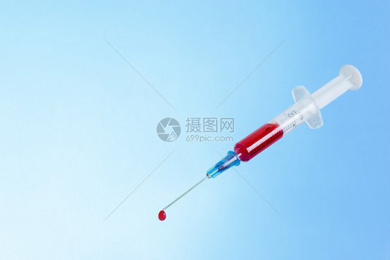 带有血液的注射针管样本风险实验室针尖实验红色水平科学药品测试图片