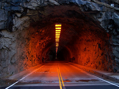 山山隧道灯光危险技术驾驶沥青黑暗通道条纹汽车城市图片