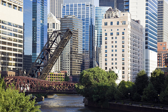 芝加哥河桥办公楼城市生活摩天大楼市中心景观全景都市城市风光建筑学图片