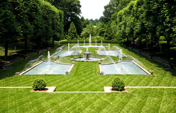 植物园的意大利花园设计图案树篱园林蓝色美化喷涂喷泉公园风景绿色水池图片