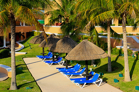 早上的豪华所有包容性海滩度假胜地假期风景棕榈旅行水池别墅泳池海景旅游反射图片